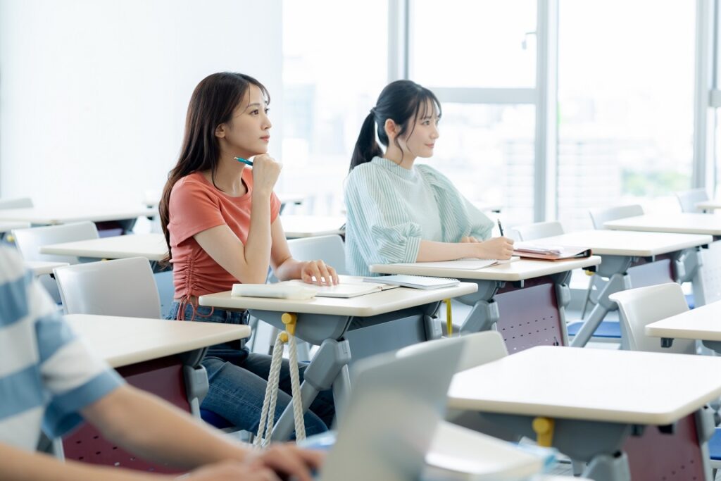 試験を受ける女性