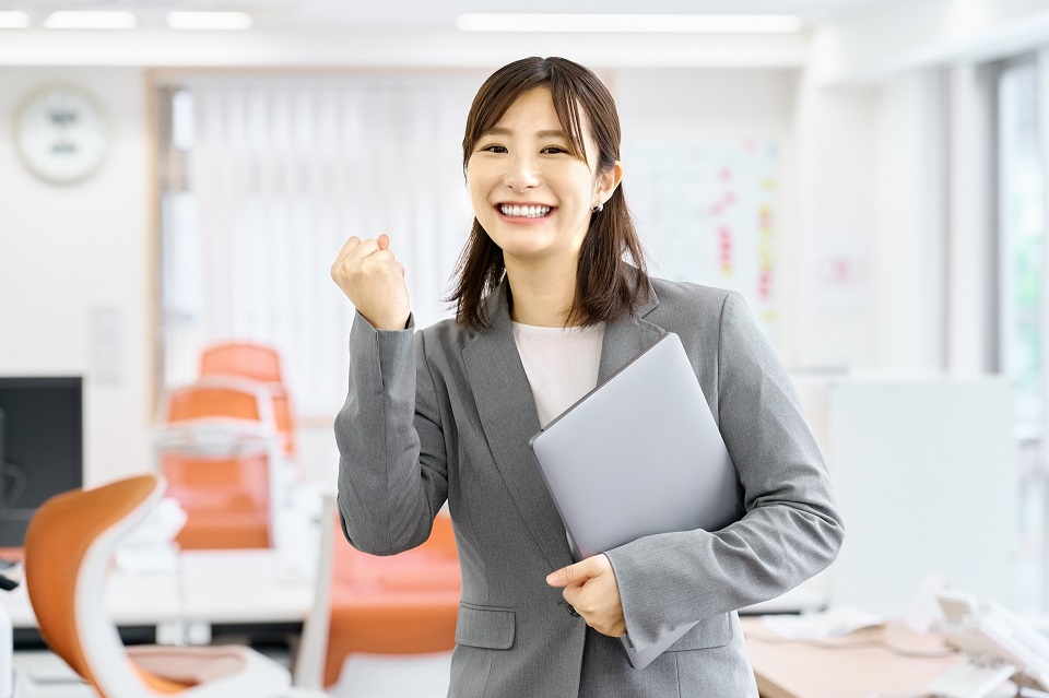 【宅建】過去10年の合格点を徹底分析:2025年予想は34点?