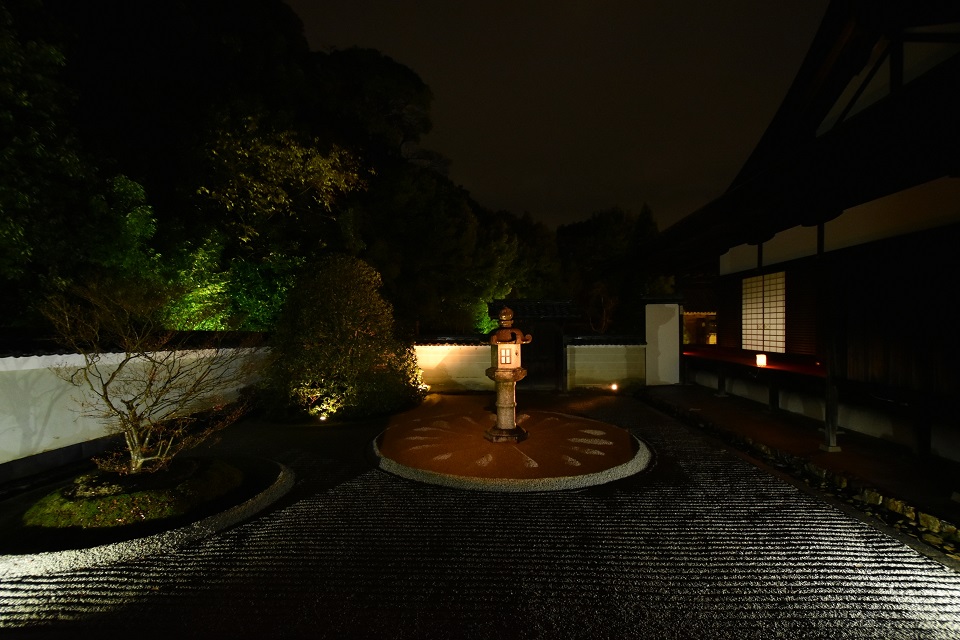 【2025年版】京都紅葉ライトアップおすすめ穴場6選：高台寺・仁和寺・妙顕寺など