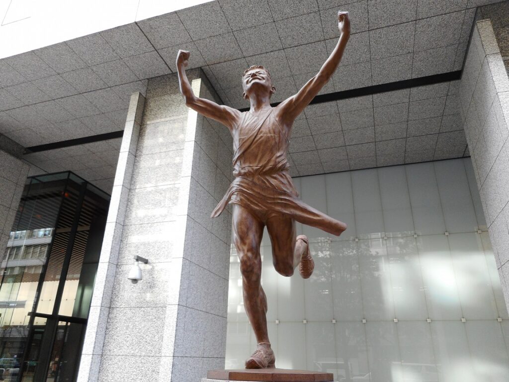 【箱根駅伝2026】優勝予想！100人アンケートで判明した本命は青山学院大学？