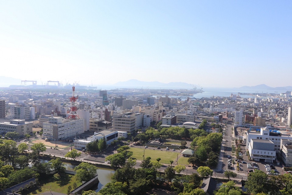 香川県丸亀市の市街地。丸亀ハーフマラソンの開催地。