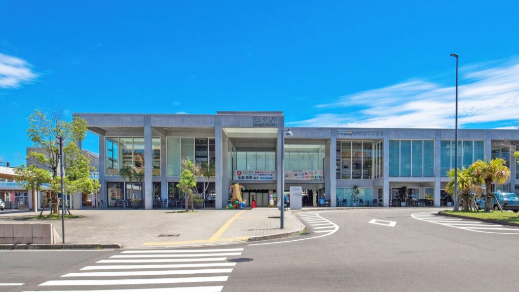 延岡西日本マラソン2026の舞台となる延岡市の中心駅・延岡駅の外観写真