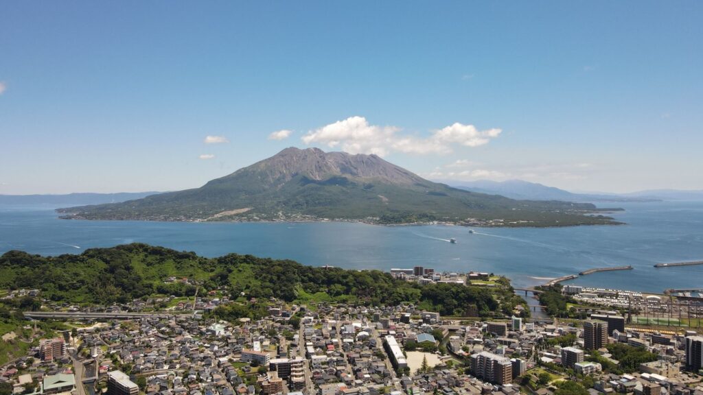 鹿児島マラソン2026の舞台となる錦江湾と桜島の絶景